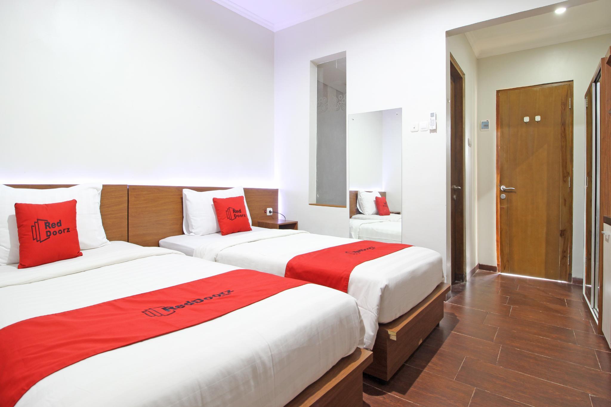 Reddoorz Near Jogja City Mall Melati Екстериор снимка