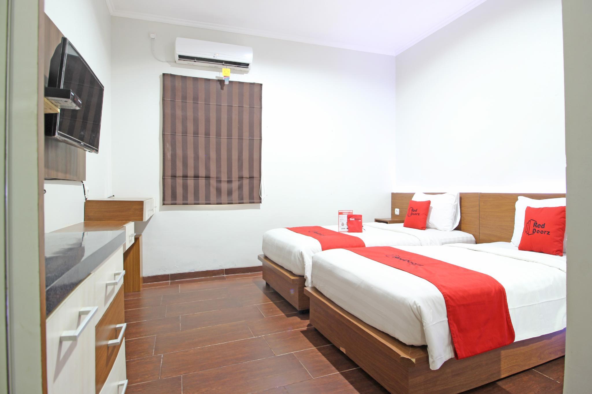 Reddoorz Near Jogja City Mall Melati Екстериор снимка